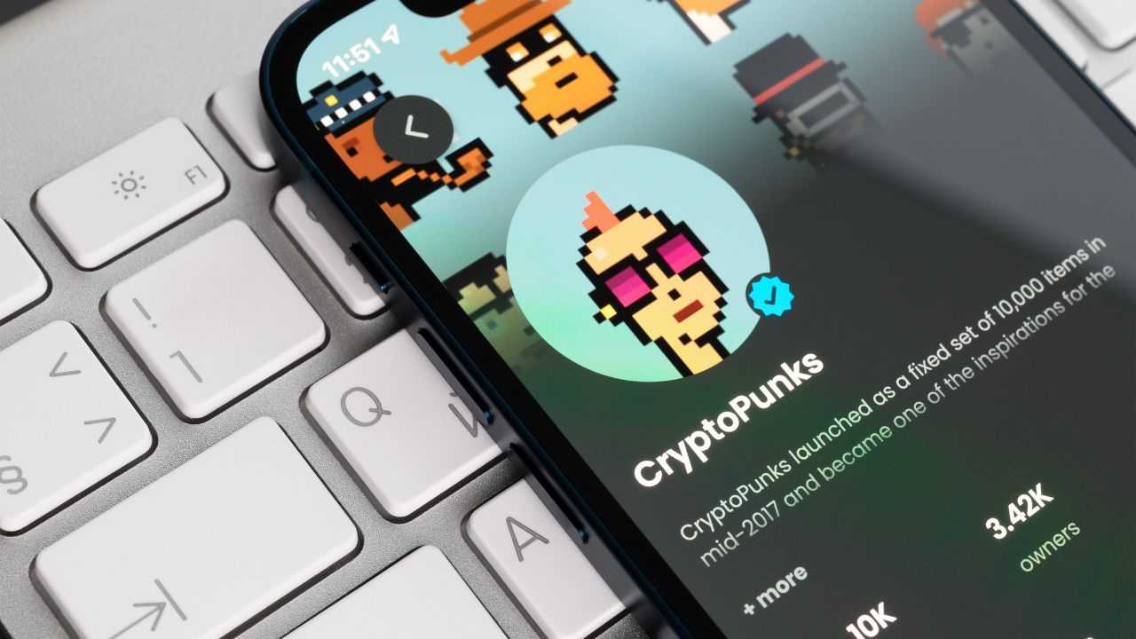 Yuga Labs assume un esperto di NFT per i CryptoPunks
